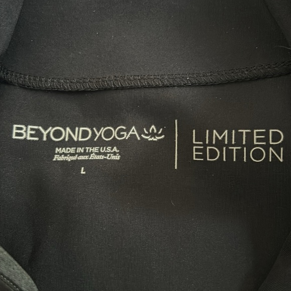 Beyond Yoga black and copper cropped jacket, women’s size large. - Picture 6 of 8